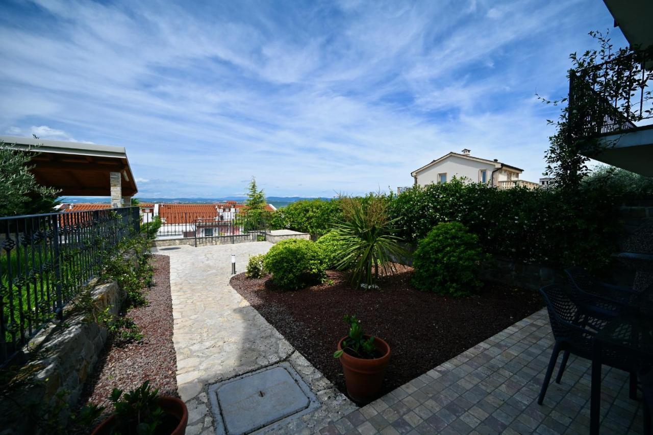 Sea Star Apartment Koper Exteriör bild
